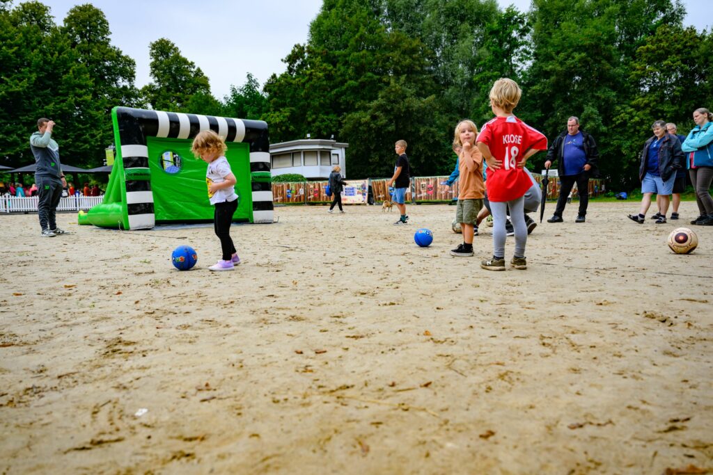 47. Fest am See im Schlosspark Wickrath 2024 (Foto: @ Carlos Albuquerque)