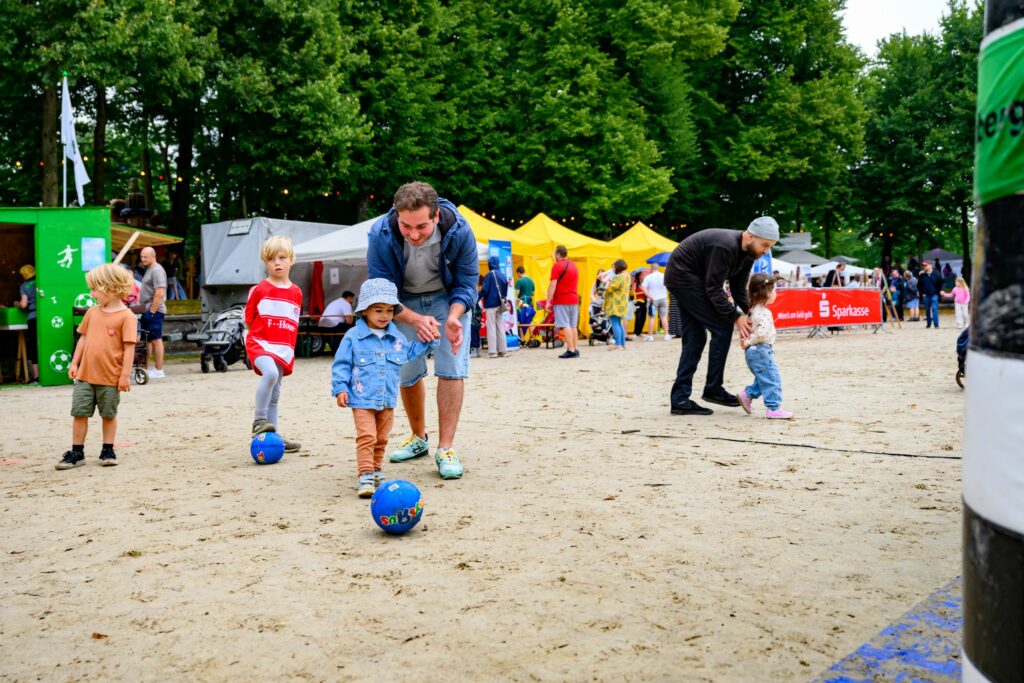 47. Fest am See im Schlosspark Wickrath 2024 (Foto: @ Carlos Albuquerque)